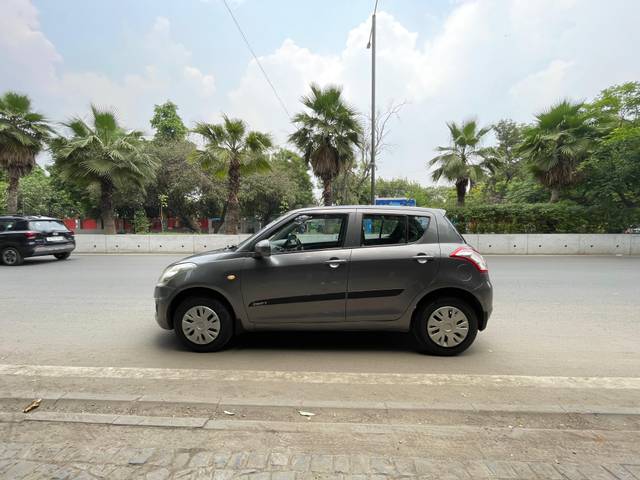 https://images10.gaadi.com/usedcar_image/4520407/original/processed_ee6e7ff4b54b036ac185def4319cb1ef.jpg?imwidth=6402