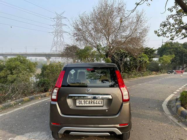 https://images10.gaadi.com/usedcar_image/4520409/original/processed_038cd1cad976f197555b5f1ae851fa8d.jpg?imwidth=6401
