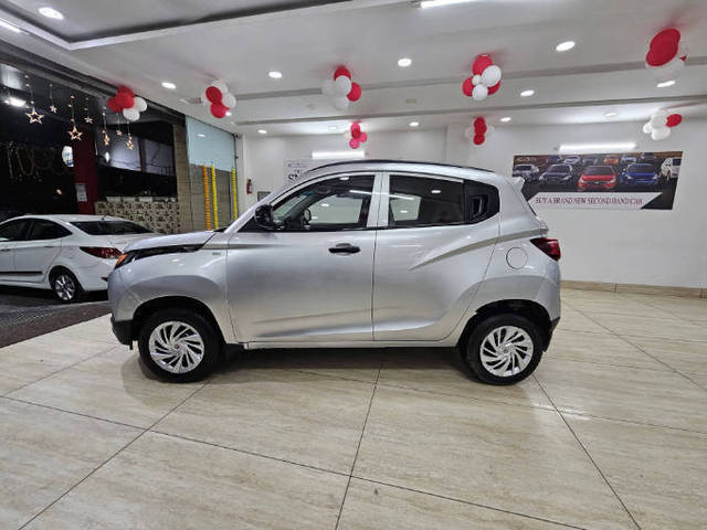 https://images10.gaadi.com/usedcar_image/4520458/original/processed_b886a9282b08d91e9cd7e5a542fbc6be.png?imwidth=6401