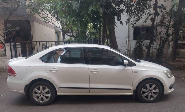 https://images10.gaadi.com/usedcar_image/4520460/original/processed_a370e50d42f8718985692d09455228b2.jpg?imwidth=6401