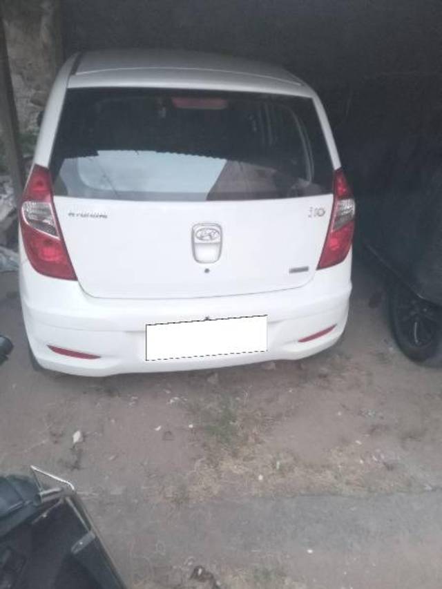 https://images10.gaadi.com/usedcar_image/4520464/original/processed_5caf42b7-0ad3-4e7b-a03e-bfd880b8ce43.jpg?imwidth=6401