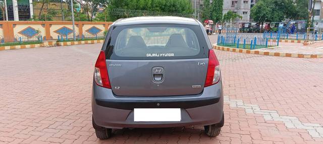 https://images10.gaadi.com/usedcar_image/4520475/original/processed_452ab2de39c99a09edc3e16ffc7e14aa.jpg?imwidth=6402