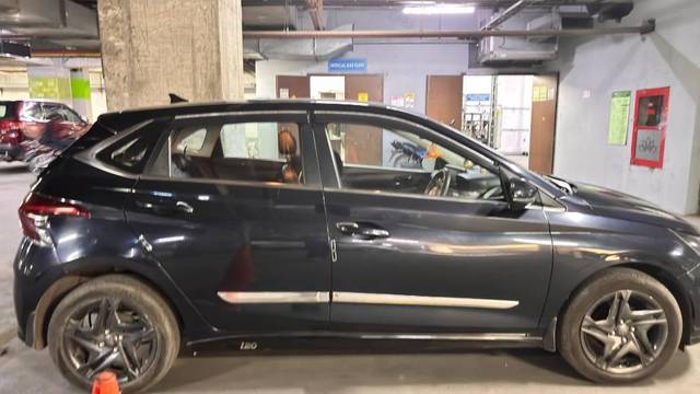 https://images10.gaadi.com/usedcar_image/4520481/original/processed_80da8161-e91e-458b-adb1-b65c0d5c2285.jpeg?imwidth=6400