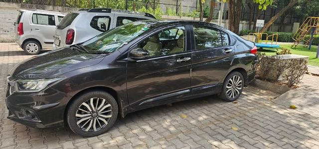 https://images10.gaadi.com/usedcar_image/4520508/original/processed_a72e1f16-122d-4e4b-a113-99f5093869a2.jpg?imwidth=6400