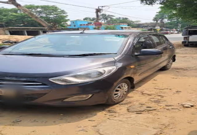 https://images10.gaadi.com/usedcar_image/4520523/original/4fa10ad3-178f-4cf0-97b3-d99e6128605c.?imwidth=6402