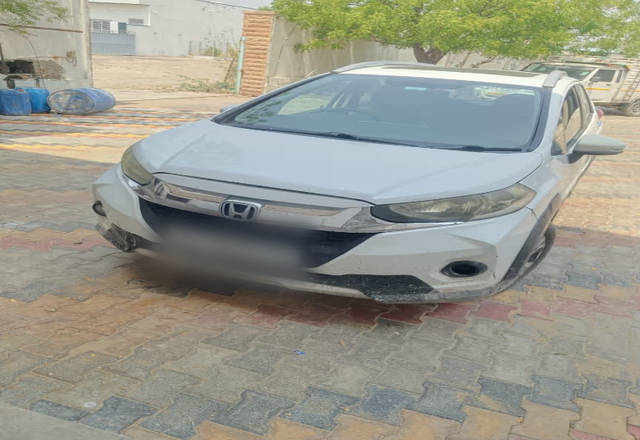 https://images10.gaadi.com/usedcar_image/4520534/original/f74fbf89-dd57-46e4-853a-221157cdb9ff.?imwidth=6400