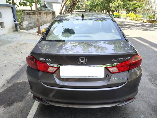 https://images10.gaadi.com/usedcar_image/4520539/original/processed_082ee656d57dd0229f42cc7bf0e10fff.jpeg?imwidth=6401