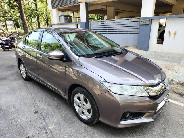 https://images10.gaadi.com/usedcar_image/4520539/original/processed_7c6a4026d1e2256d1a2bd07b15775a52.jpeg?imwidth=6400