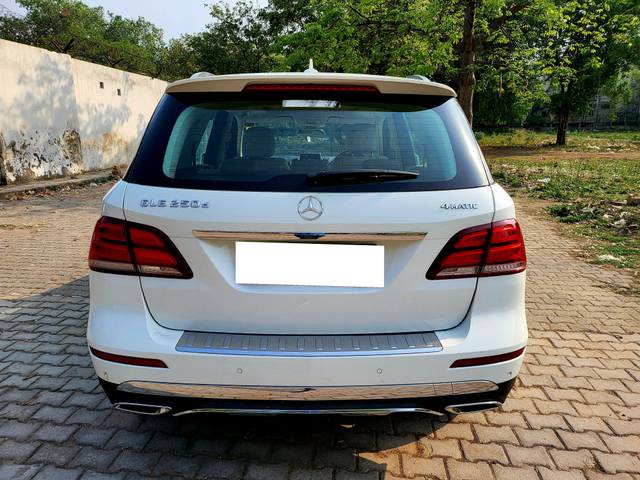 https://images10.gaadi.com/usedcar_image/4520546/original/processed_9e269826c4b29c3a0cdfa41221a8d38e.jpg?imwidth=6402