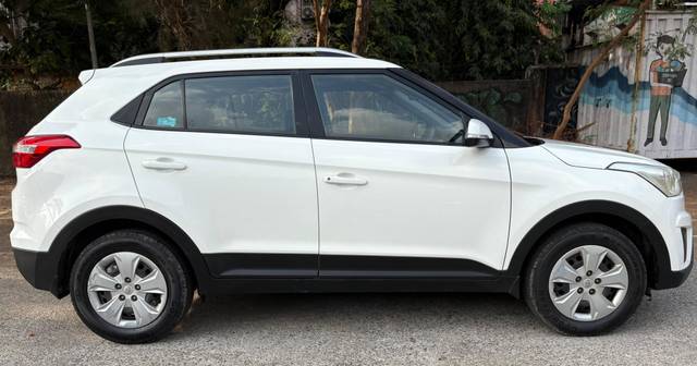 https://images10.gaadi.com/usedcar_image/4520554/original/processed_369fee0f6e0940f0a582e73a210b7e32.jpg?imwidth=6401