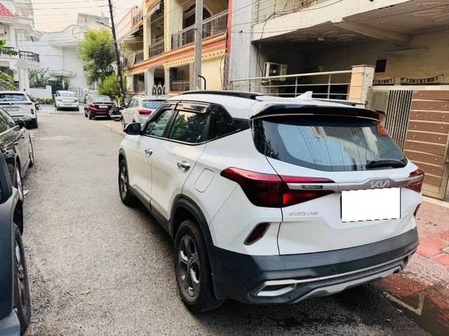 https://images10.gaadi.com/usedcar_image/4520560/original/processed_d72e2834-0803-4d47-b166-1fcbc77d14bb.jpeg?imwidth=6401