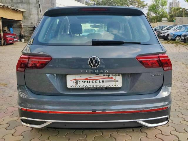 https://images10.gaadi.com/usedcar_image/4520573/original/processed_e5d698a6096b673bf5b53eda7ec2c989.jpeg?imwidth=6401