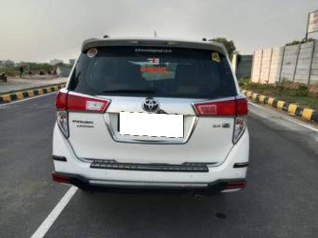 https://images10.gaadi.com/usedcar_image/4520581/original/processed_6608d7c9317241c45c1d9a87bff5eb32.jpg?imwidth=6402