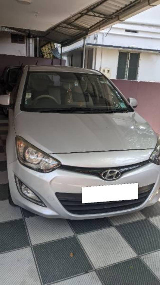 https://images10.gaadi.com/usedcar_image/4520590/original/processed_dc24cfb6-75ac-4331-99b0-1ea1e2114926.jpg?imwidth=6400