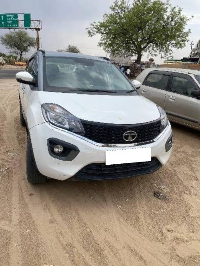 https://images10.gaadi.com/usedcar_image/4520622/original/processed_02062f99-fe65-4592-8105-797139ce6a8a.jpeg?imwidth=6400