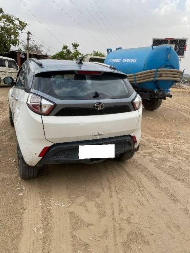 https://images10.gaadi.com/usedcar_image/4520622/original/processed_7672d95b-ba86-45c5-b539-559da10916fe.jpeg?imwidth=6402