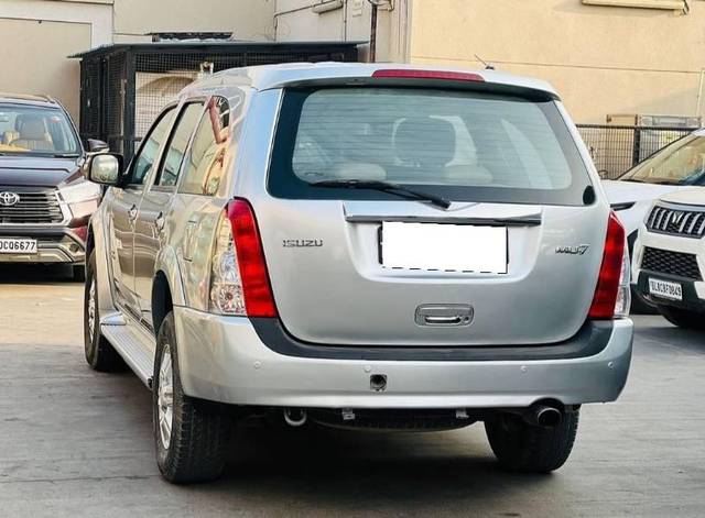 https://images10.gaadi.com/usedcar_image/4520623/original/processed_bbbea566-4f19-42ed-94a4-b0b69d343393.jpg?imwidth=6402