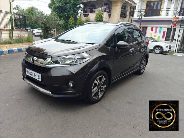 https://images10.gaadi.com/usedcar_image/4520634/original/processed_23b26ab7c511738394d0ddb43bad2dcc.jpg?imwidth=6400