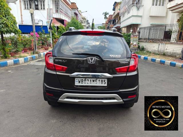 https://images10.gaadi.com/usedcar_image/4520634/original/processed_319f848f41bf47da13d391b57e4c4e62.jpg?imwidth=6402