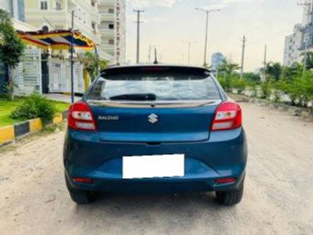 https://images10.gaadi.com/usedcar_image/4520638/original/processed_a9c1b85ae241c846772c6e8206a1cfdb.jpg?imwidth=6402