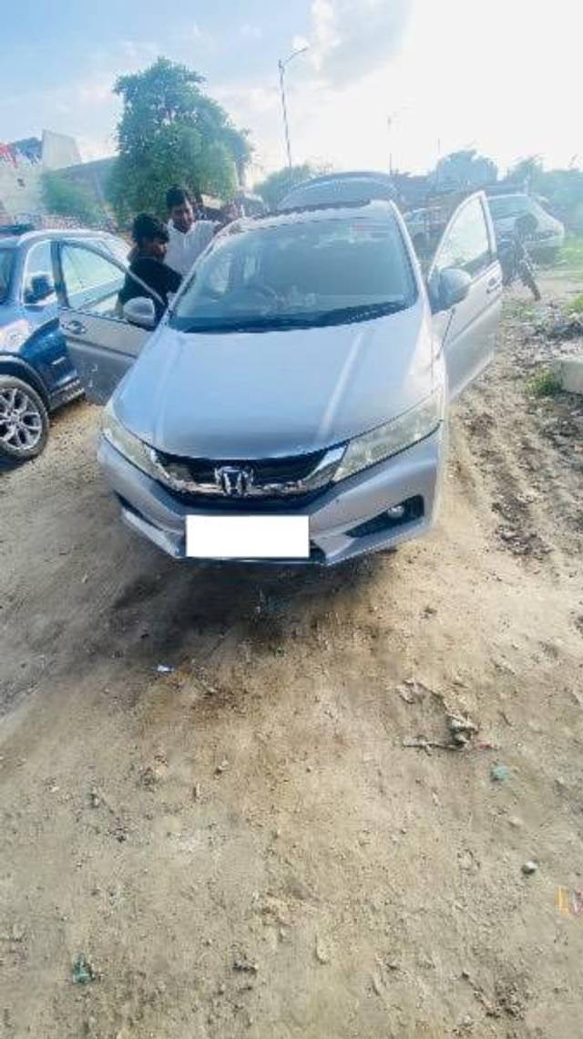 https://images10.gaadi.com/usedcar_image/4520651/original/processed_b22a4da1-b0bf-4047-bcd7-ba287010432d.jpeg?imwidth=6401