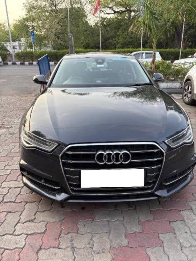 https://images10.gaadi.com/usedcar_image/4520653/original/processed_de81a766-75ce-40e5-a98f-5e3b04d0982d.jpeg?imwidth=6400