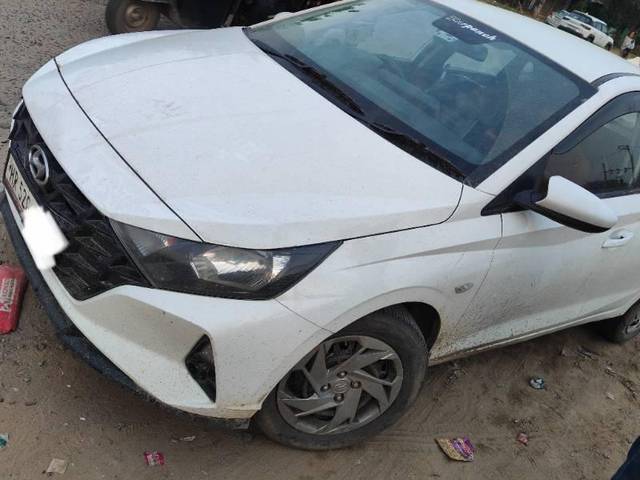 https://images10.gaadi.com/usedcar_image/4520657/original/processed_02a133f3-bfab-4070-b906-b460999a1974.jpg?imwidth=6400