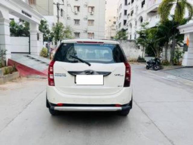 https://images10.gaadi.com/usedcar_image/4520659/original/processed_45c9f074dfb316351172ced9a90d1024.jpg?imwidth=6401
