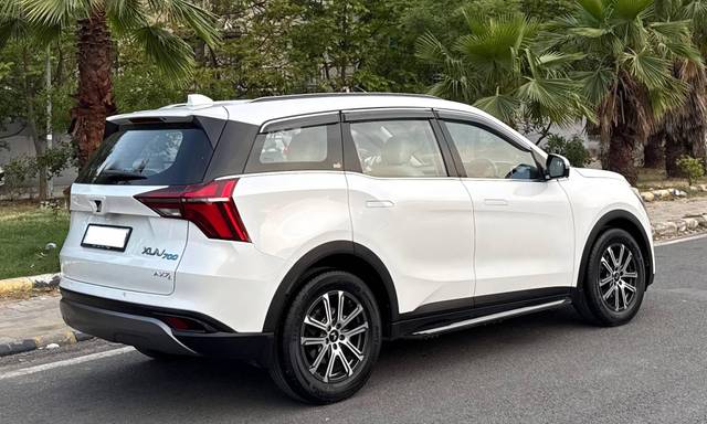 https://images10.gaadi.com/usedcar_image/4520709/original/processed_0530503c7f20436c06bacf46998e6a96.jpeg?imwidth=6402