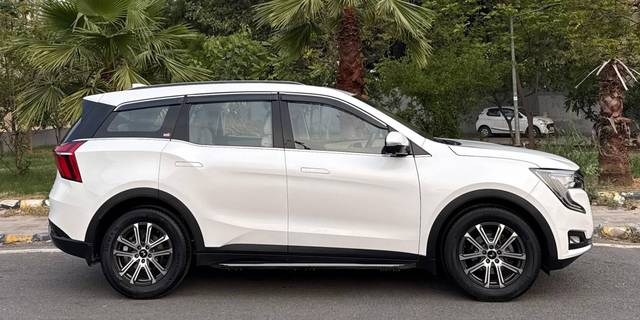 https://images10.gaadi.com/usedcar_image/4520709/original/processed_a2387a1109d5b916cb05b80015ec4845.jpeg?imwidth=6401