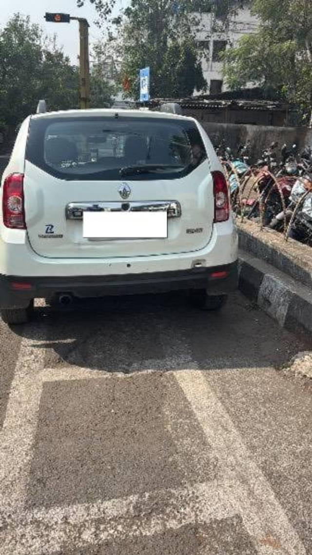 https://images10.gaadi.com/usedcar_image/4520715/original/processed_1ceb531d-a2f4-484b-8441-944e7f5f209f.jpeg?imwidth=6401