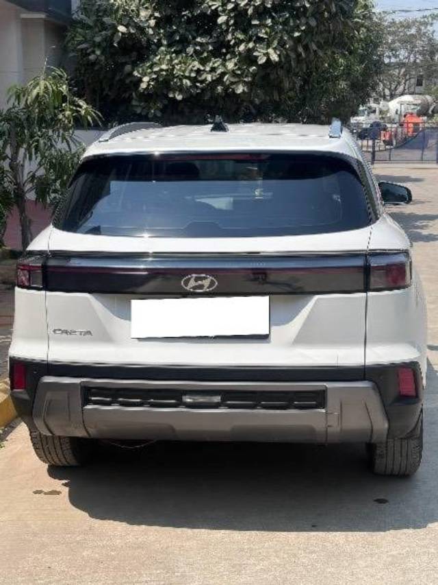 https://images10.gaadi.com/usedcar_image/4520717/original/processed_fd1ed5cc-464f-4829-ab7e-eced27d6a49f.jpeg?imwidth=6402