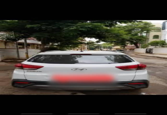 https://images10.gaadi.com/usedcar_image/4520727/original/922dac9c-dd6e-4fd7-b93a-0acf1ff28bb3.?imwidth=6401