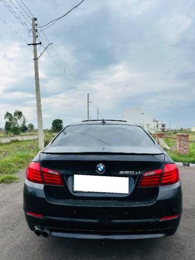 https://images10.gaadi.com/usedcar_image/4520732/original/processed_201b3120-d5e7-400c-b8d1-b9f350688aa8.jpeg?imwidth=6402