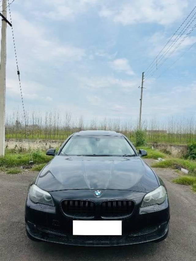https://images10.gaadi.com/usedcar_image/4520732/original/processed_9e5759fb-27b1-42a6-a9a1-c9c3a984aa2d.jpeg?imwidth=6400