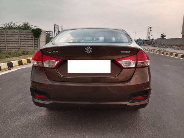 https://images10.gaadi.com/usedcar_image/4520738/original/processed_f0a0a1831a7d4345dd160ef6c05d0b0d.jpg?imwidth=6402