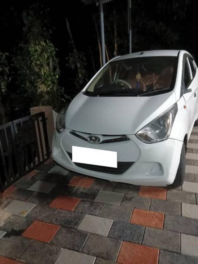 https://images10.gaadi.com/usedcar_image/4520739/original/processed_13bddba0-a315-42be-895d-d3b825a5624a.jpg?imwidth=6400
