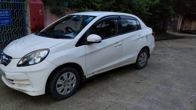 https://images10.gaadi.com/usedcar_image/4520746/original/processed_0e69c90d-654f-4ce1-817b-a2c3a03891a9.jpg?imwidth=6402