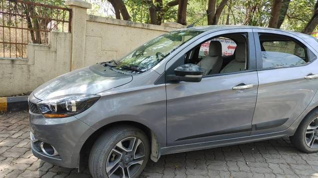 https://images10.gaadi.com/usedcar_image/4520757/original/processed_32ca4547-8f18-42b2-aec7-32ded1366787.jpeg?imwidth=6400