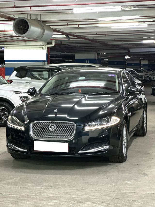 https://images10.gaadi.com/usedcar_image/4520796/original/processed_1b60e4c8ed0028ff65045feebd9a33e4.jpg?imwidth=6400