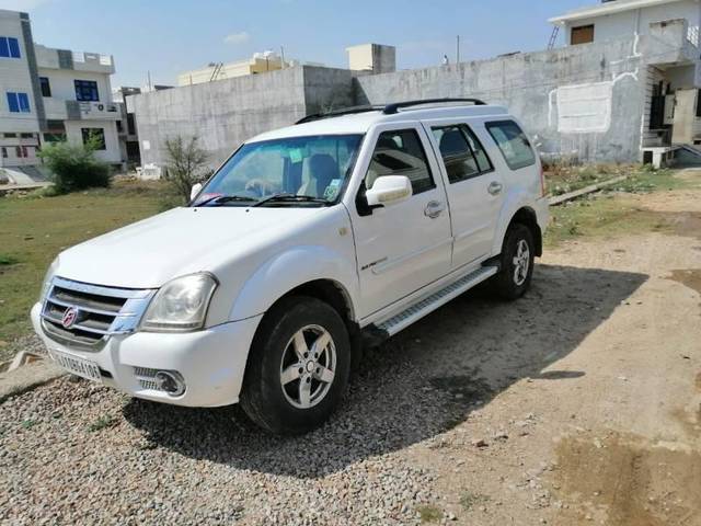 https://images10.gaadi.com/usedcar_image/4520801/original/processed_cf583eb2-e208-44eb-b44c-eb4440da2aef.jpg?imwidth=6401