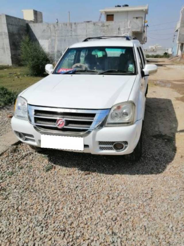 https://images10.gaadi.com/usedcar_image/4520801/original/processed_fd673582-262e-4004-9043-318856edaa26.jpg?imwidth=6400