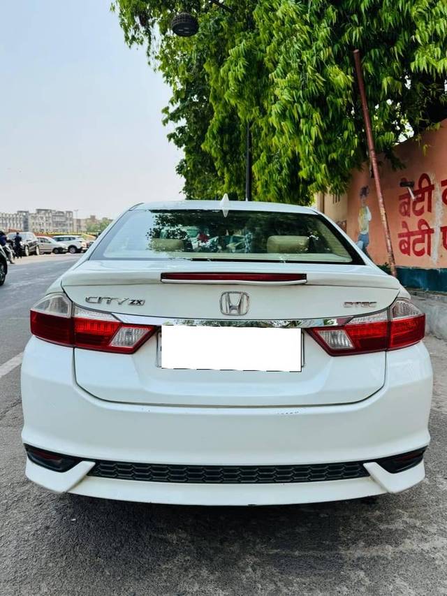 https://images10.gaadi.com/usedcar_image/4520804/original/processed_ec274b9a98b4bf7fa6cc50f787fec220.jpg?imwidth=6402