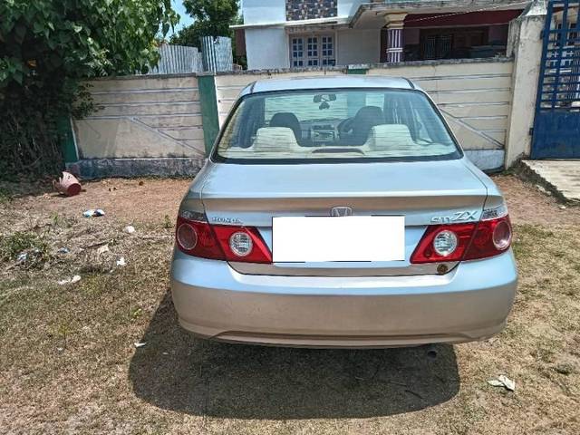 https://images10.gaadi.com/usedcar_image/4520805/original/processed_355ec4c8-dcd2-4d47-8705-541b9dc7c5dd.jpg?imwidth=6402