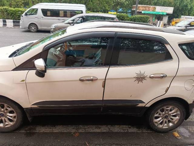 https://images10.gaadi.com/usedcar_image/4520809/original/processed_3a1bec18-bf64-46ee-95ef-16ed77513c87.jpg?imwidth=6401