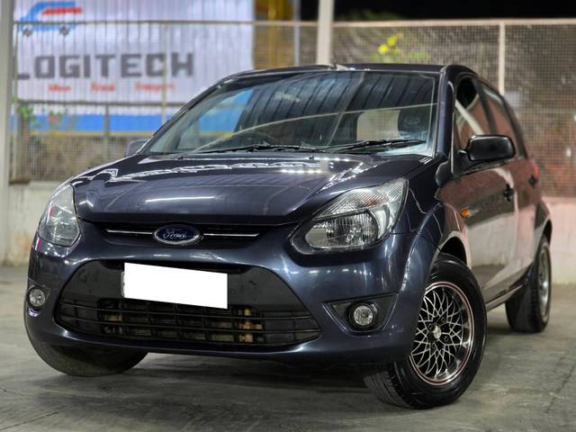 https://images10.gaadi.com/usedcar_image/4520815/original/processed_0acef475edc0e722083550e2bc60e662.jpg?imwidth=6401