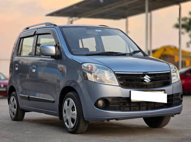 https://images10.gaadi.com/usedcar_image/4520817/original/processed_7523dd80e3ea8f760f878a85e0e14fd0.jpg?imwidth=6400