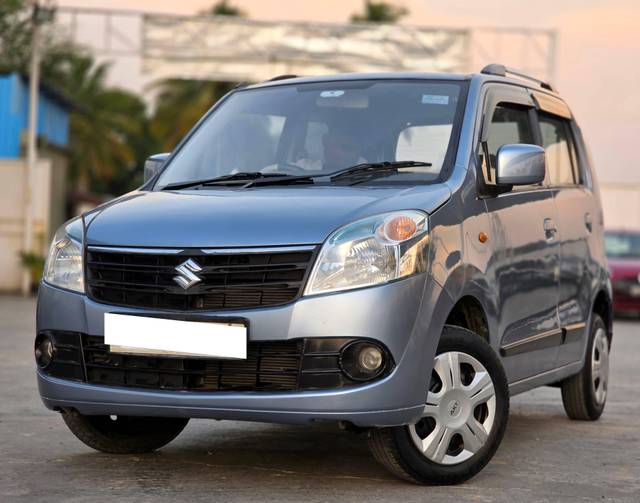 https://images10.gaadi.com/usedcar_image/4520817/original/processed_92fe1430246b5daf25ff6749dfaf750c.jpg?imwidth=6402