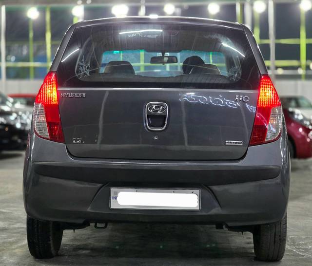 https://images10.gaadi.com/usedcar_image/4520818/original/processed_2ffc15f6ef4e07a60c31a22f9d286bd8.jpg?imwidth=6401