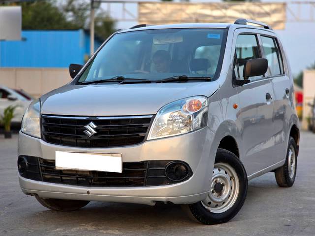 https://images10.gaadi.com/usedcar_image/4520877/original/processed_cf88735e83208ed94803defcef0b9845.jpg?imwidth=6402